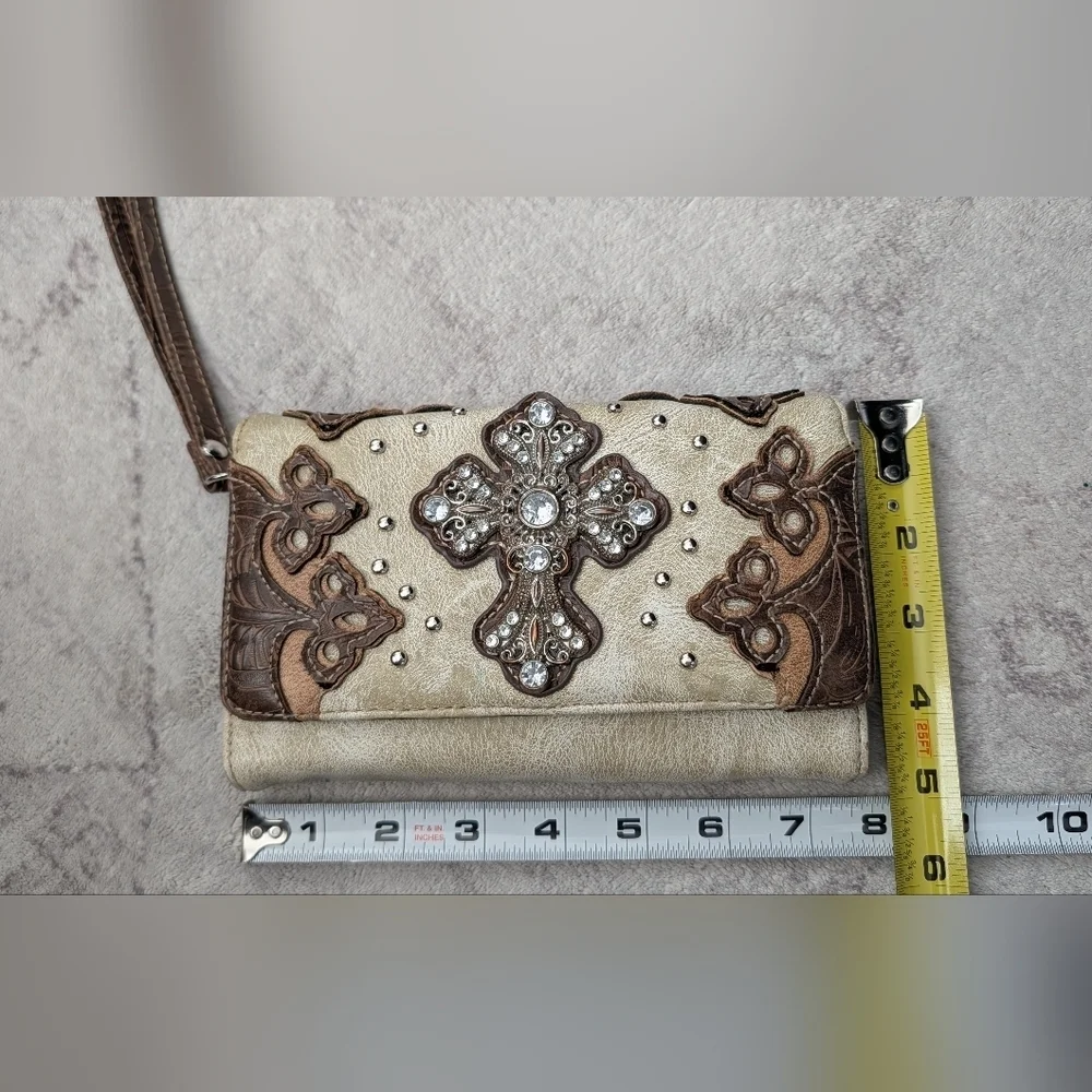 Cowgirl Western Cross  Embellished Rhinestone Carry Handbag Wallet.